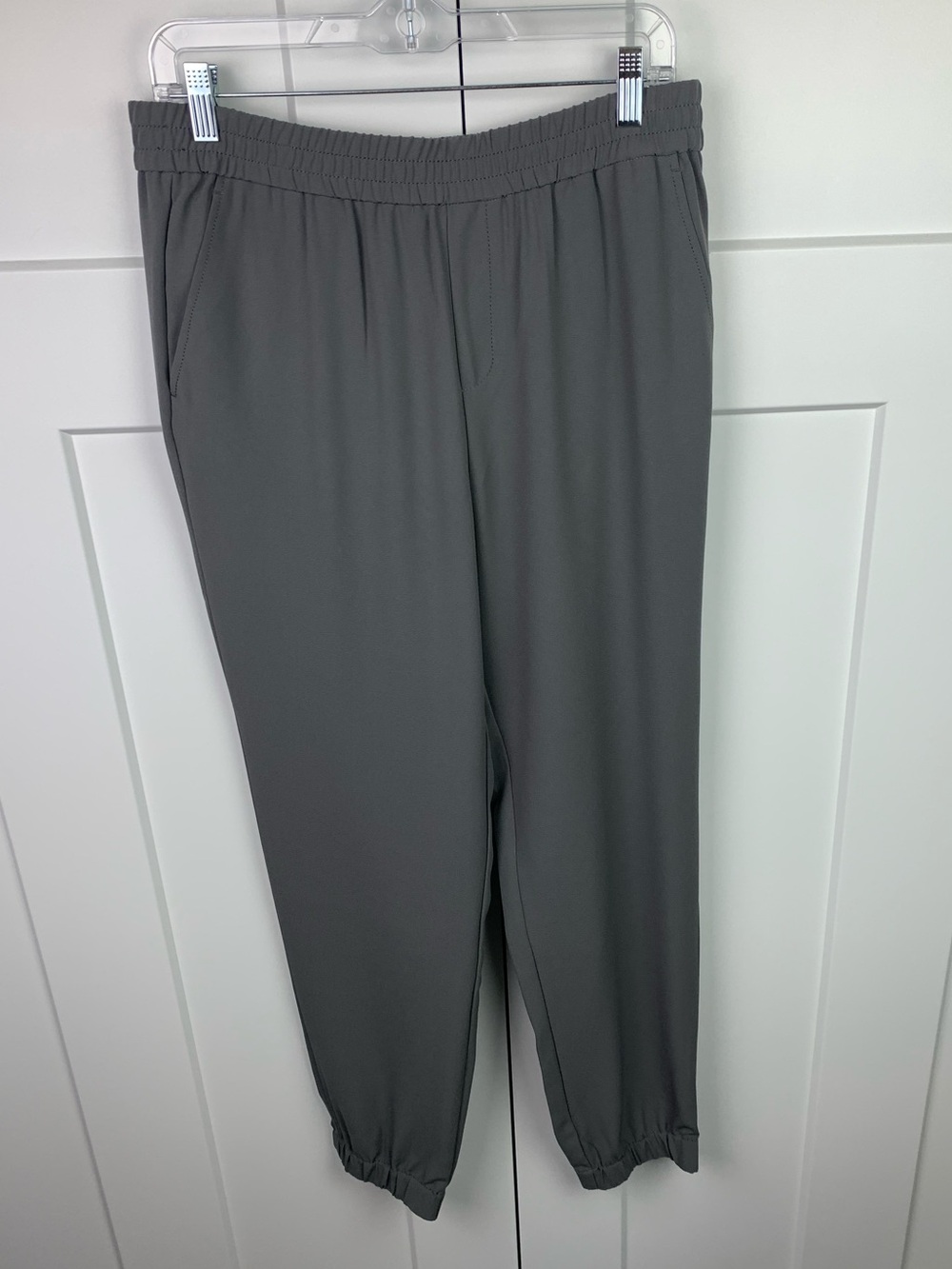 Banana Republic Size 10 Gray Crepe Jogger Pants Pull On Pockets Career casual